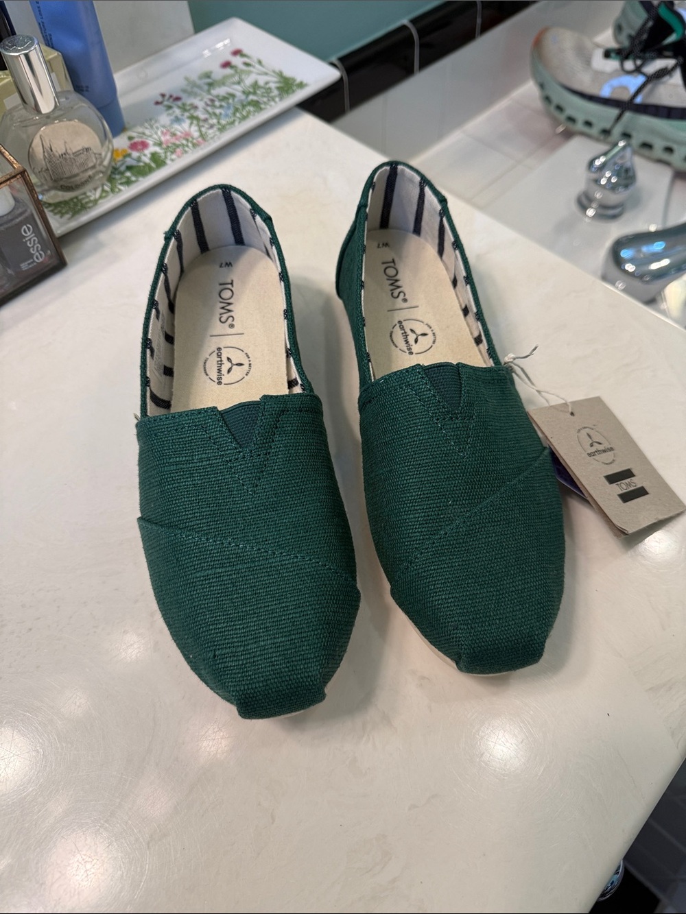 NWT TOMS Green Canvas Alpargata Slip-Ons